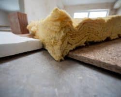 Avec quoi isoler le plafond d&rsquo;un garage ? Conseils pratiques